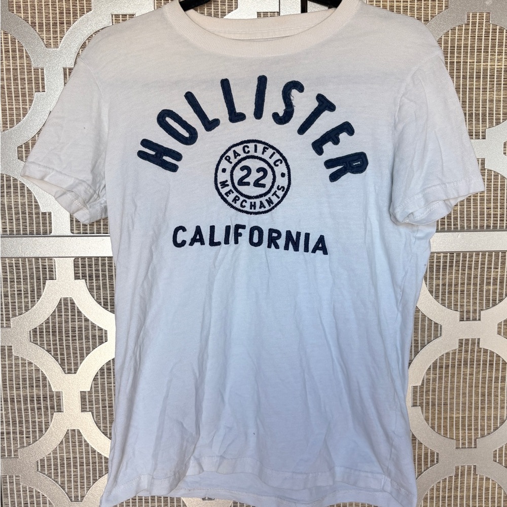 Hollister White Graphic T-Shirt